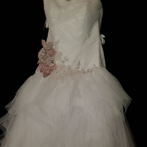 NWT Alfred Angelo gown